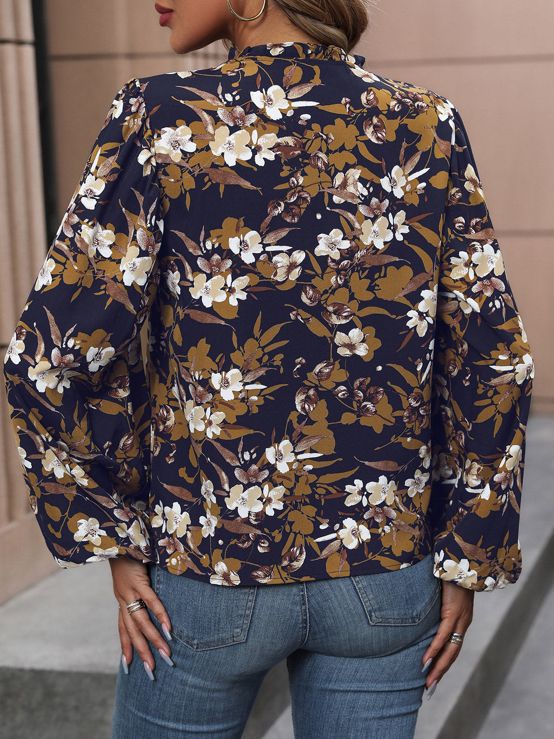 Perfee Floral Notched Balloon Sleeve Blouse – Trendsi | ClozArt