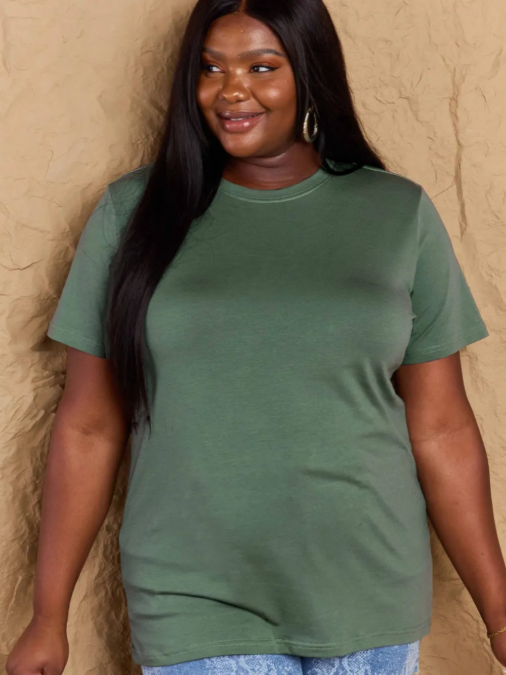 Full Size Round Neck Short Sleeve T-Shirt – Trendsi | ClozArt