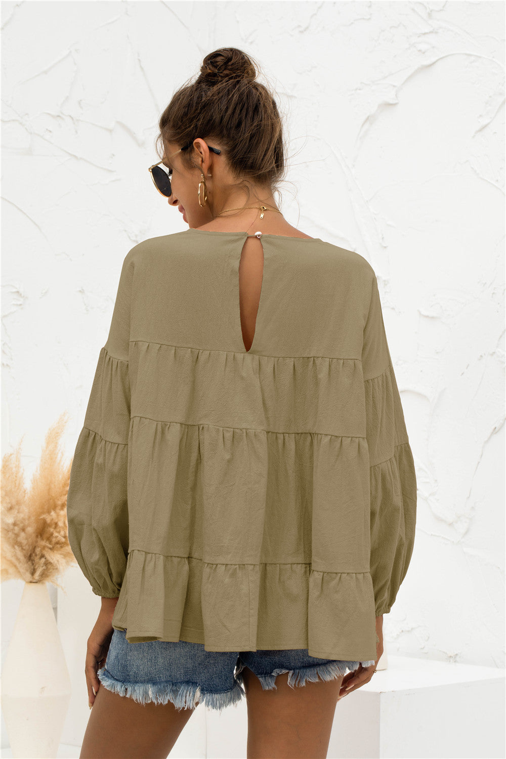 Round Neck Bubble Sleeve Tiered Blouse – Trendsi | ClozArt