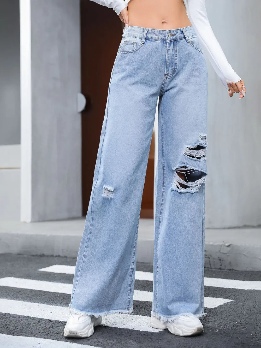 Distressed Raw Hem Wide Leg Jeans – Trendsi | ClozArt