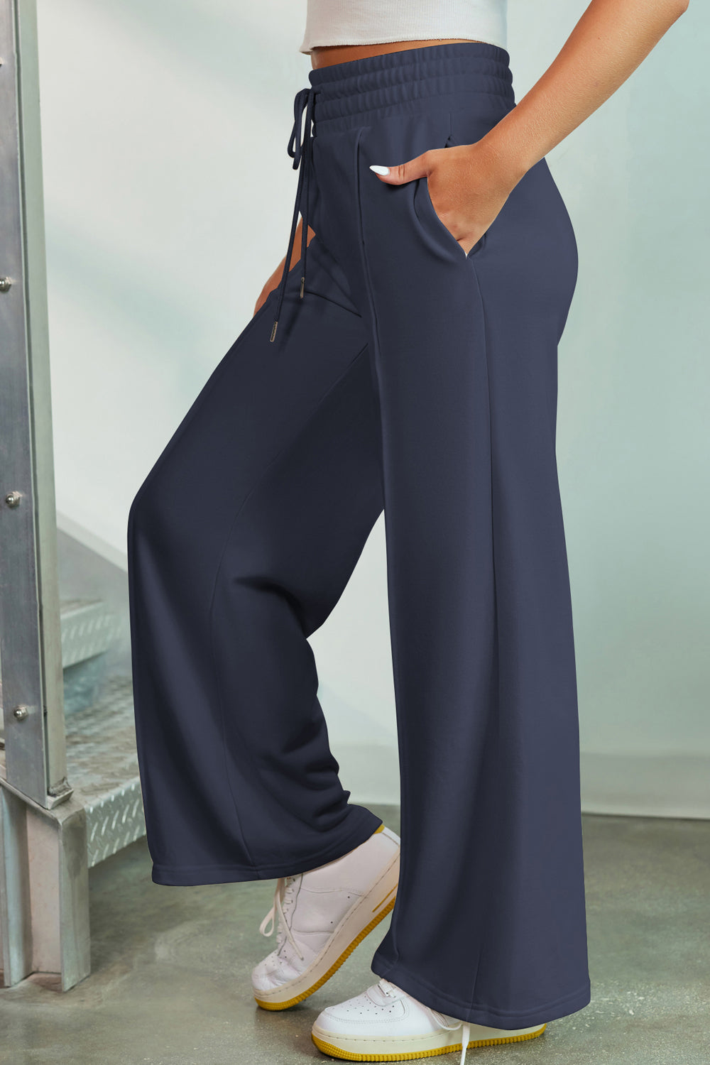 Drawstring Wide Leg Pants with Pockets – Trendsi | ClozArt