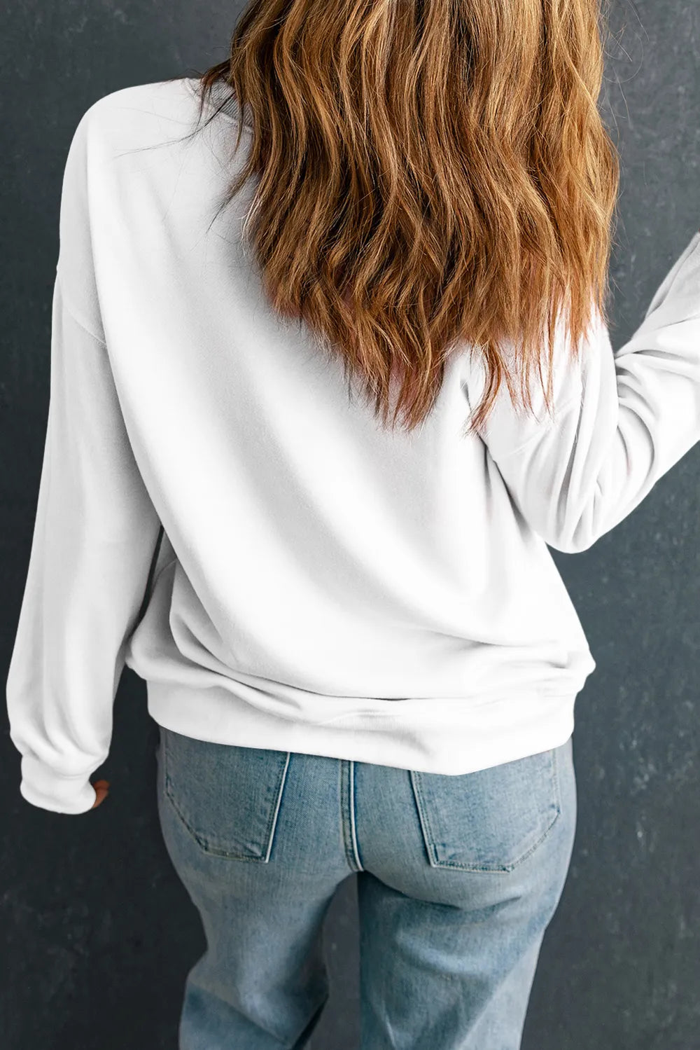 LUCKY Graphic Round Neck Long Sleeve Sweatshirt – Trendsi | ClozArt