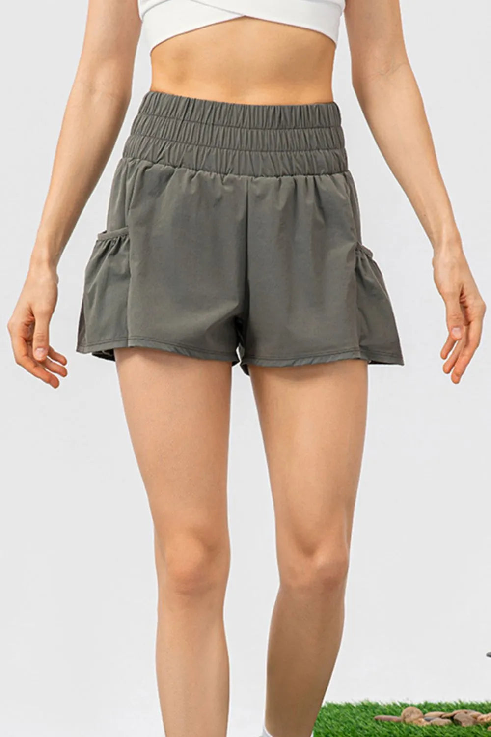 Elastic Waist Pocketed Active Shorts – Trendsi | ClozArt