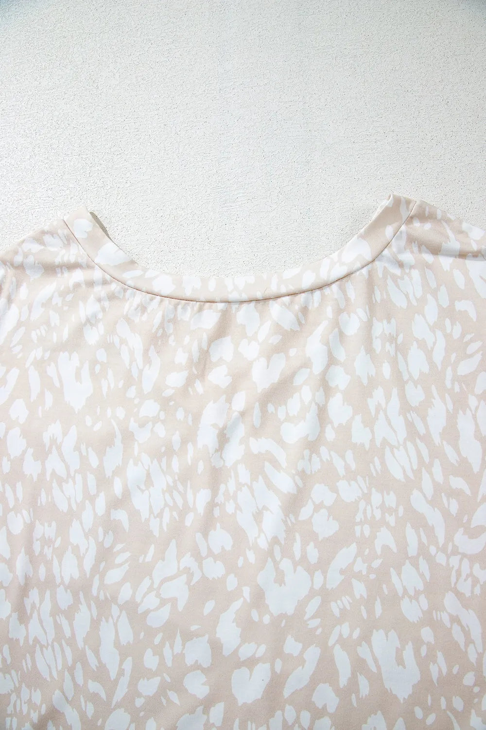 Leopard Print V Neck Side Slit Loose Fit T Shirt – Trendsi | ClozArt