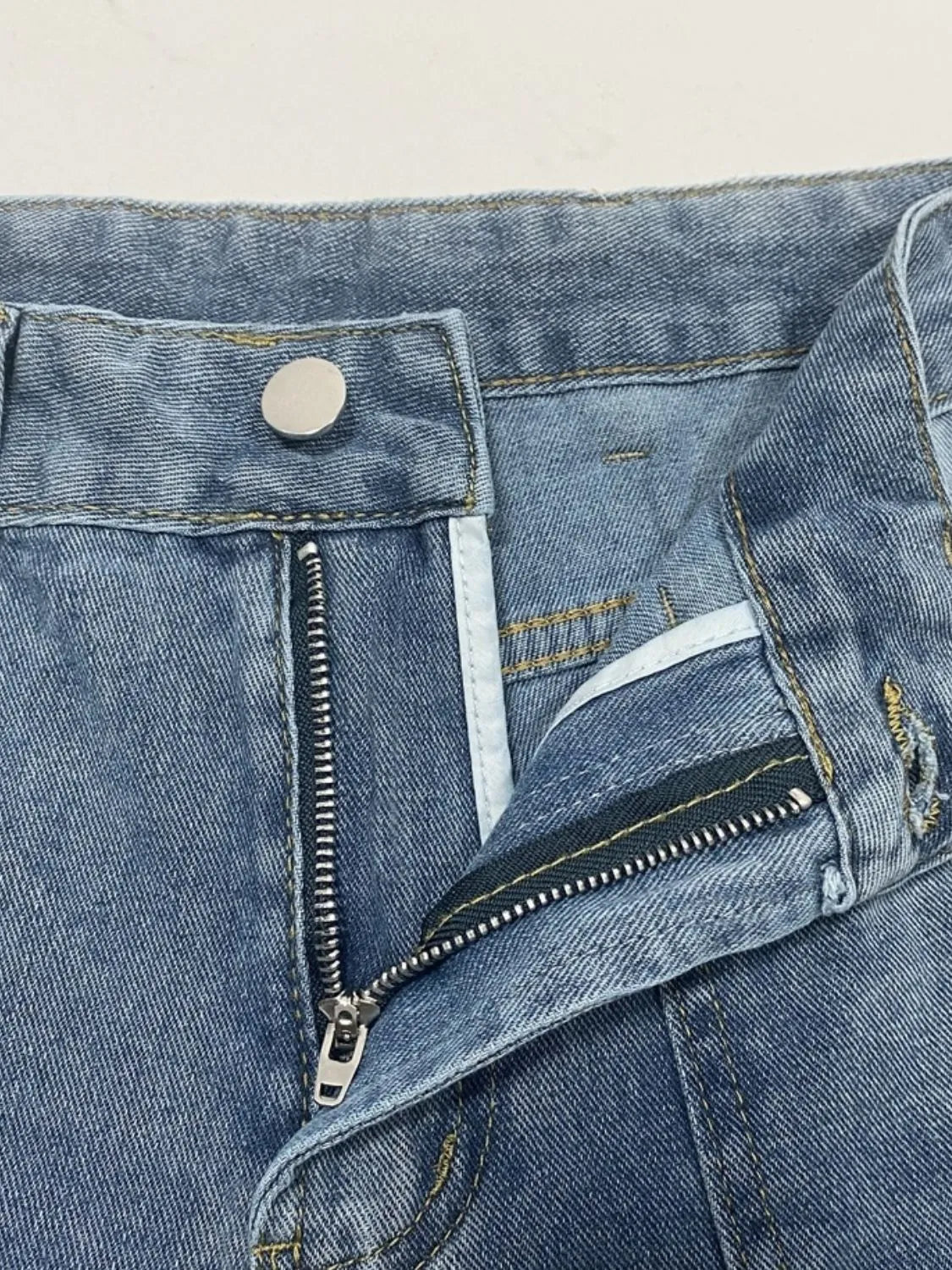Distressed Jeans with Pockets – Trendsi | ClozArt
