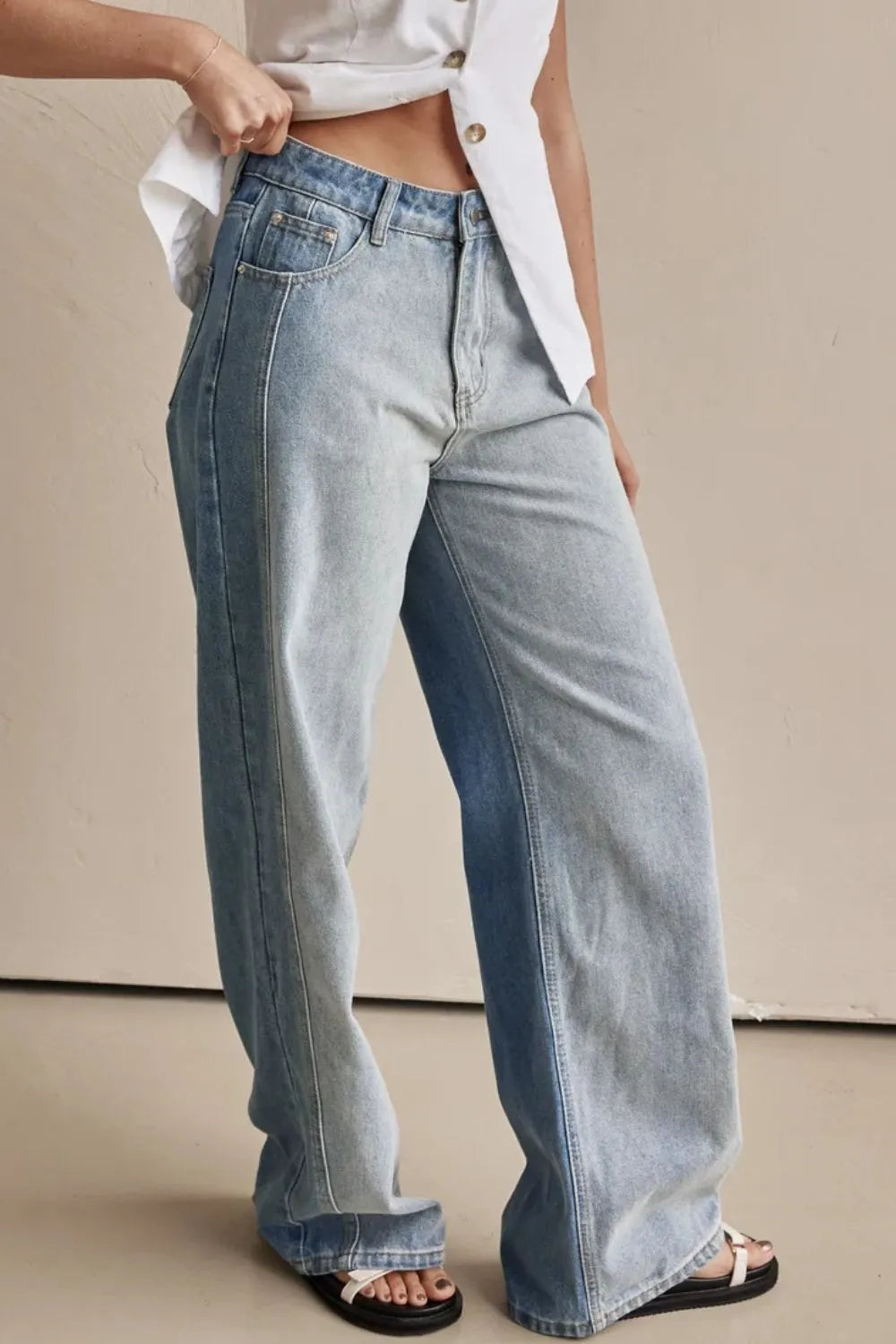 Contrast Straight Leg Jeans with Pockets – Trendsi | ClozArt