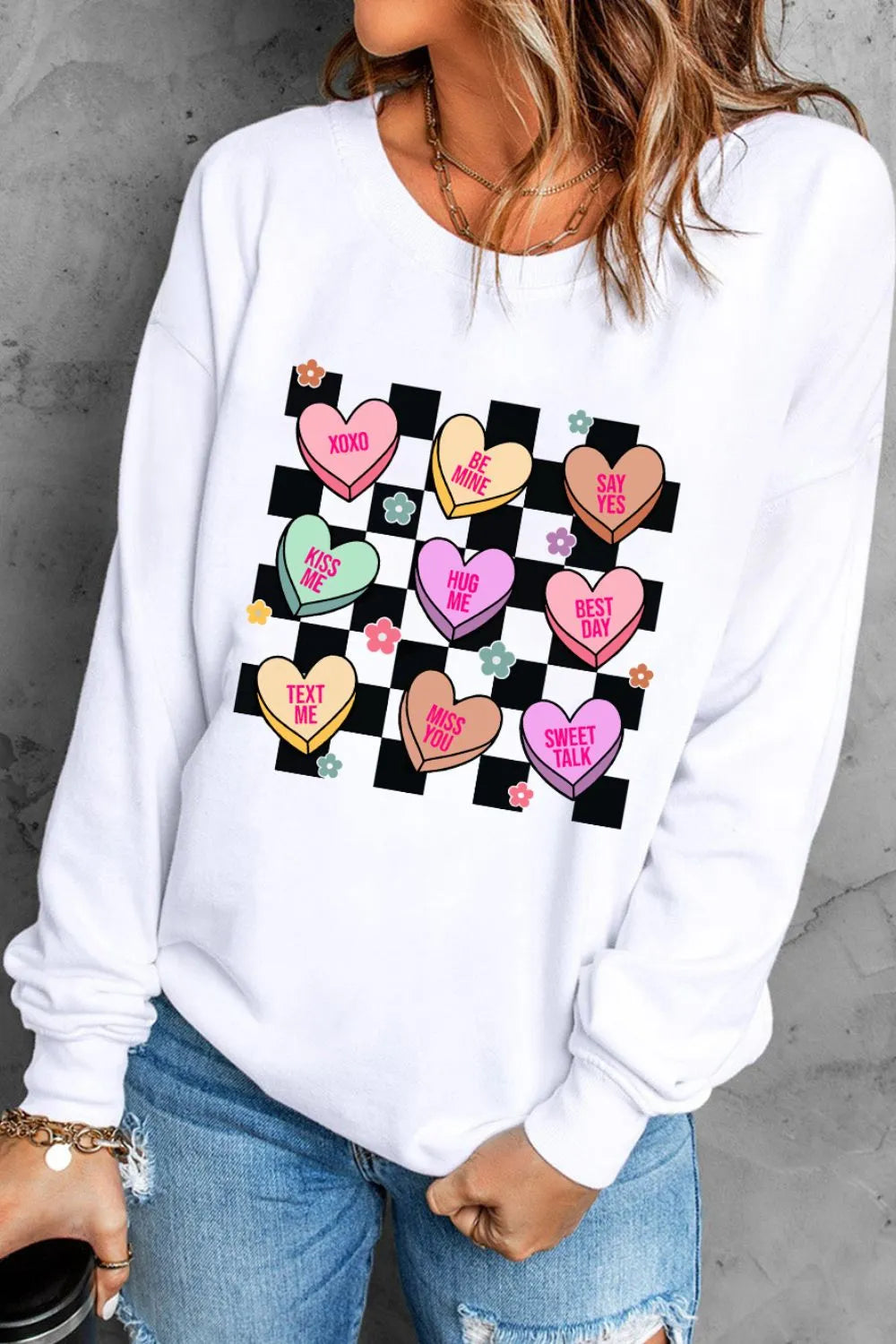 Valentine's Day Checkered Heart Long Sleeve Sweatshirt – Trendsi | ClozArt
