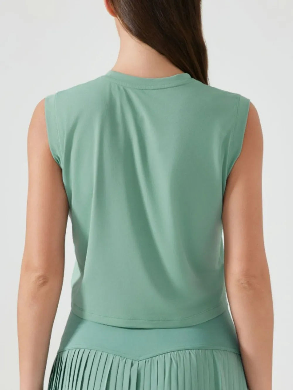 Millennia Round Neck Cropped Active Tank – Trendsi | ClozArt