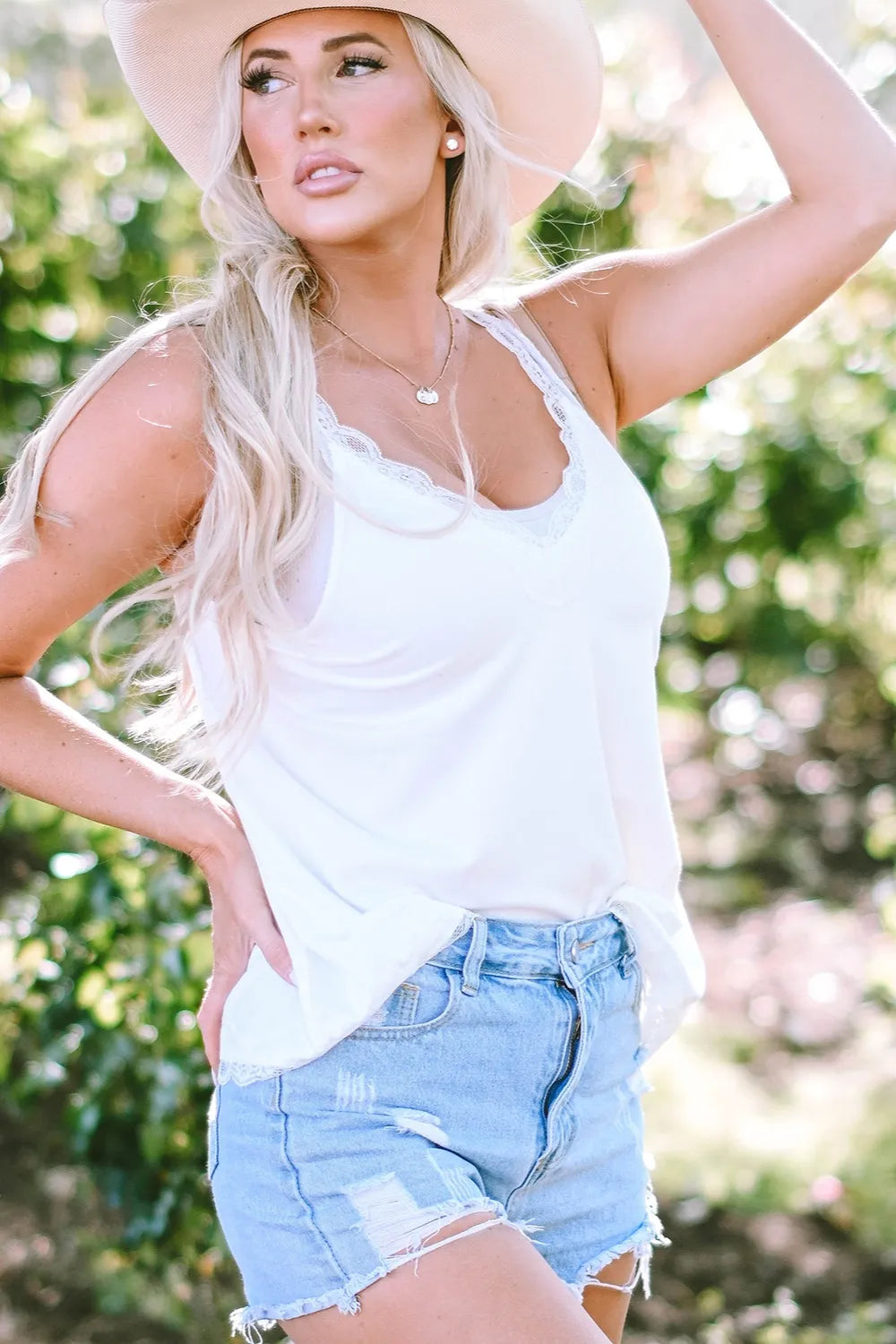Lace Detail V-Neck Tank – Trendsi | ClozArt