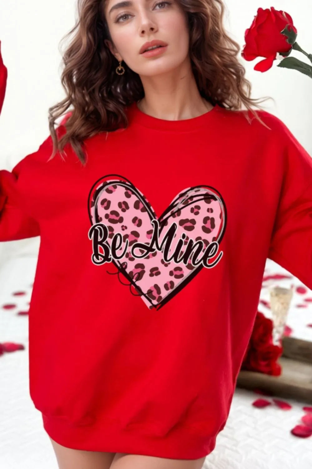 Valentine's Day BE MINE Heart Long Sleeve Sweatshirt – Trendsi | ClozArt
