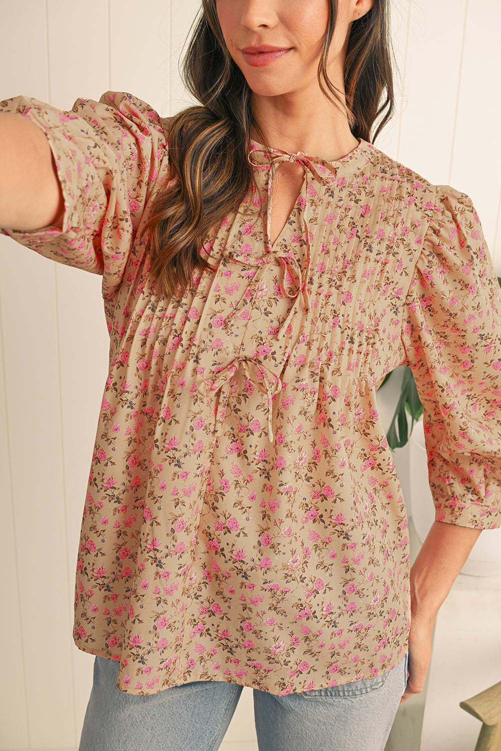 Light French Beige Ditsy Floral Print Bow Front Puff Sleeve Blouse – Shewin | ClozArt