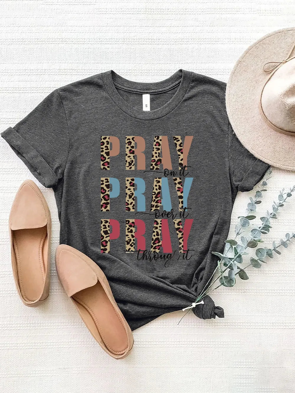Letter Graphic Round Neck Short Sleeve T-Shirt – Trendsi | ClozArt
