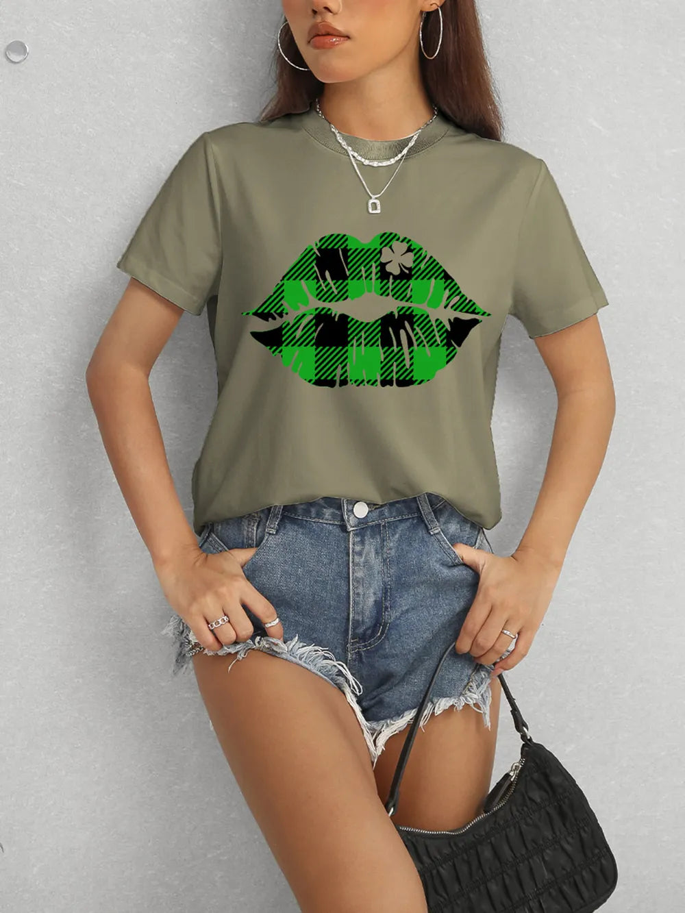 Plaid Lip Graphic Round Neck T-Shirt – Trendsi | ClozArt