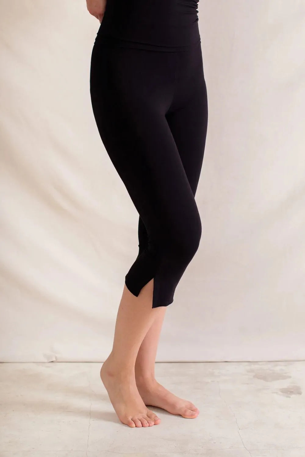 Side Slit Capris Leggings – Trendsi | ClozArt