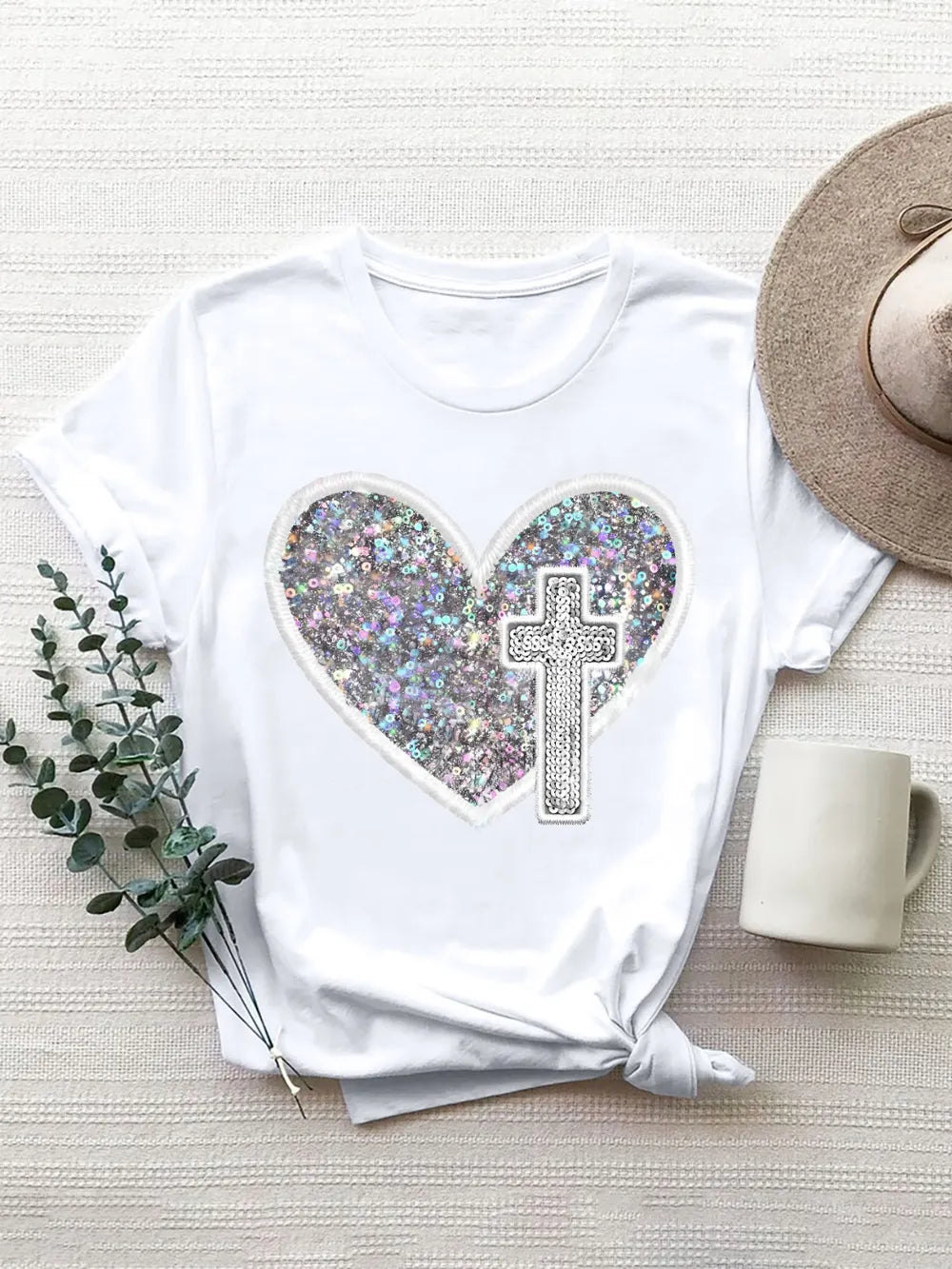 Graphic Heart Round Neck Short Sleeve T-Shirt – Trendsi | ClozArt