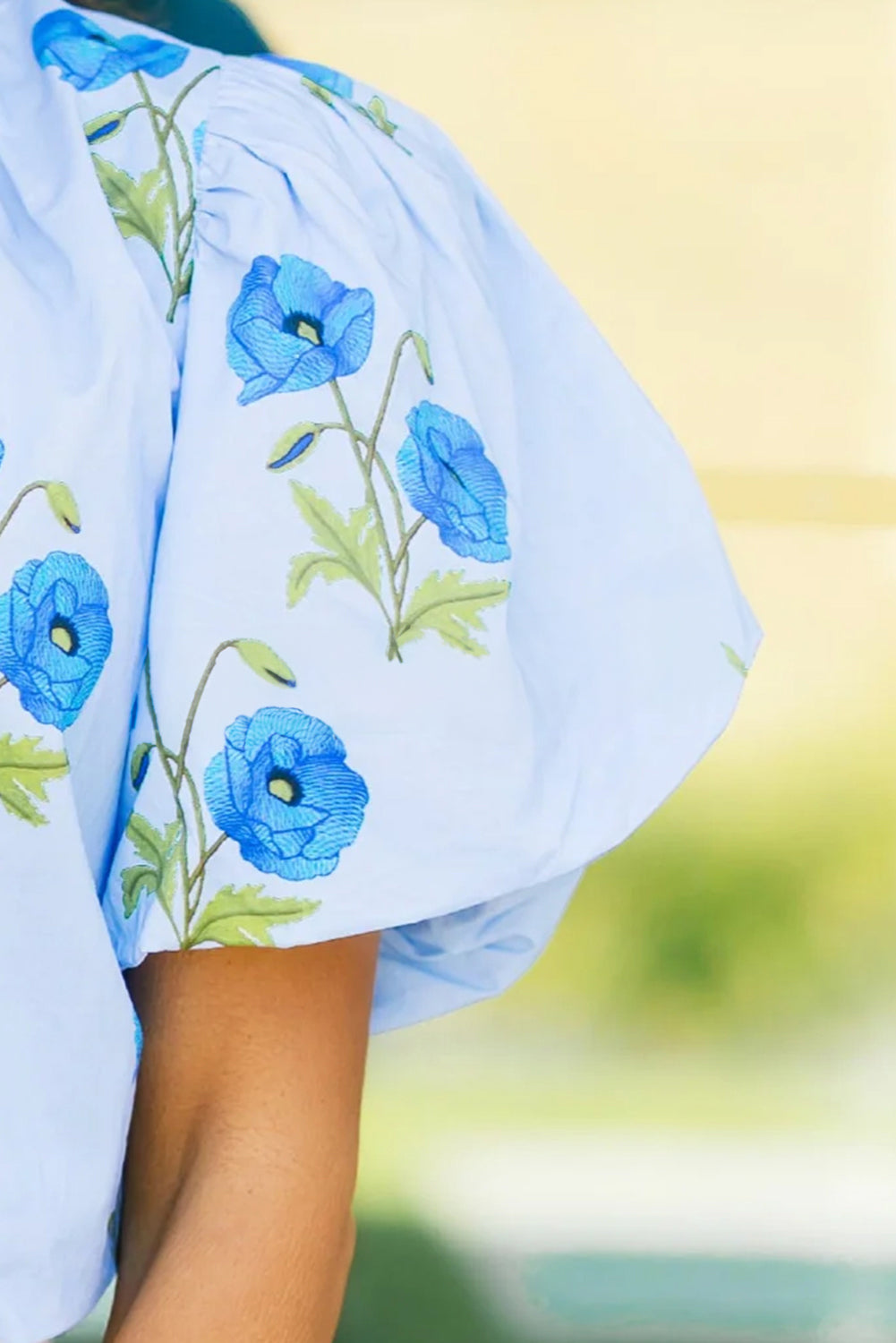 Sky Blue Floral Print Tie V-Neck Short Sleeve Blouse – Shewin | ClozArt