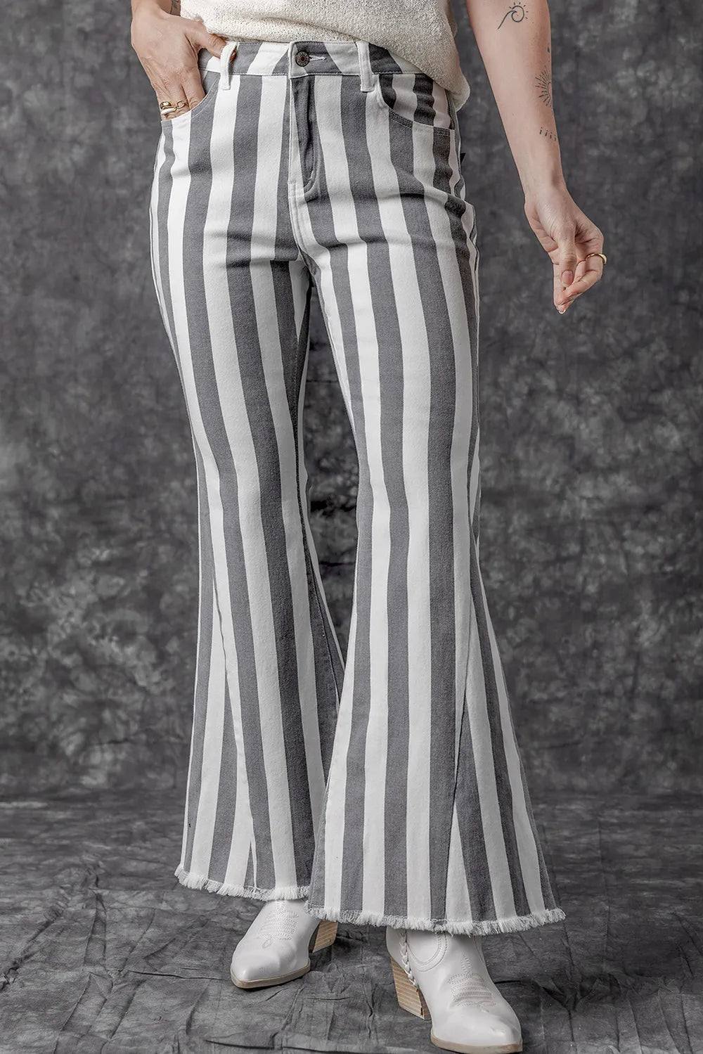 Raw Hem Star Applique Striped Jeans – Trendsi | ClozArt