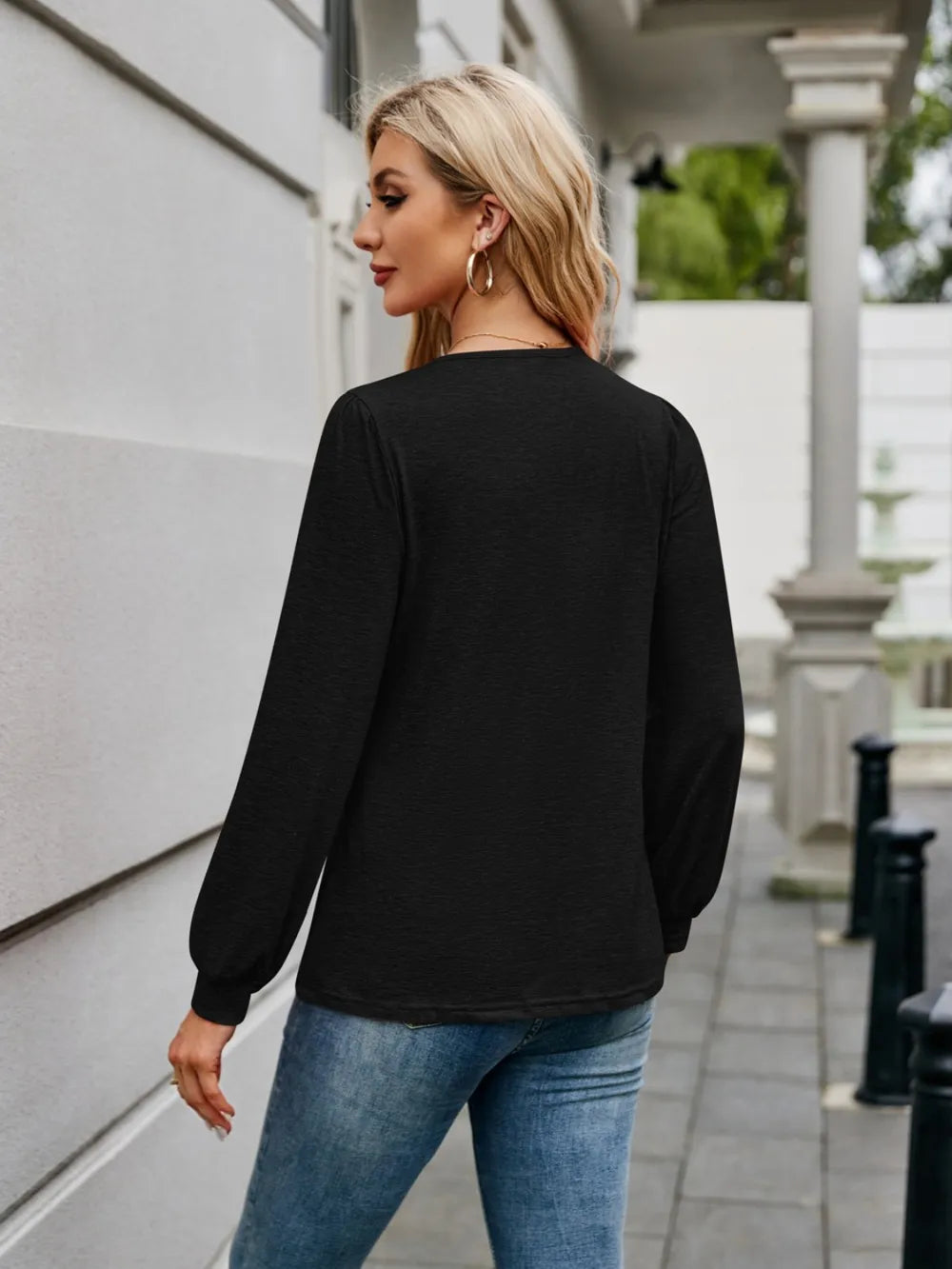 V-Neck Long Sleeve T-Shirt – Trendsi | ClozArt