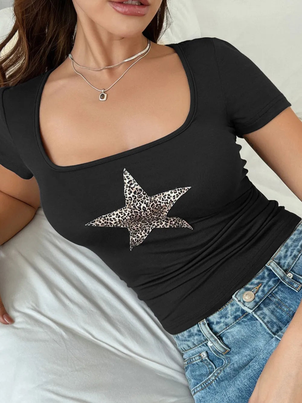 Devine Star Square Neck Short Sleeve T-Shirt – Trendsi | ClozArt