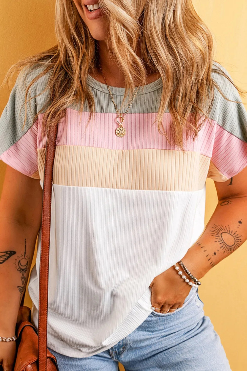 Plus Size Color Block Round Neck Short Sleeve T-Shirt – Trendsi | ClozArt