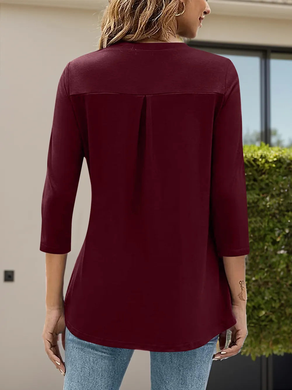 Notched Three-Quarter Sleeve T-Shirt – Trendsi | ClozArt