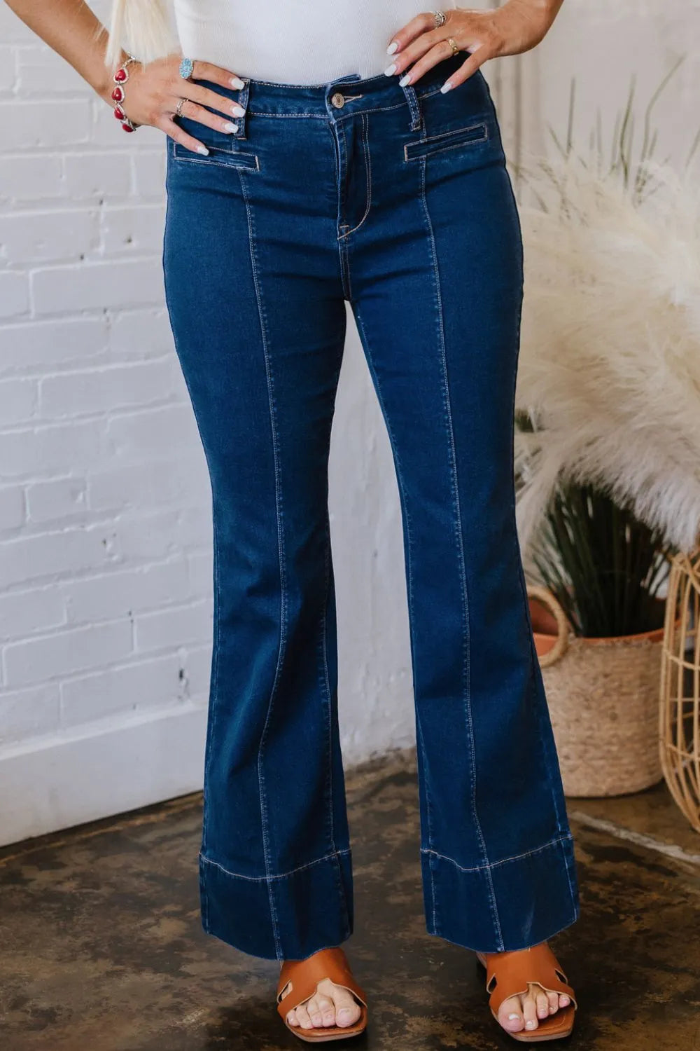 Center Seam Deep Wash Straight Jeans – Trendsi | ClozArt