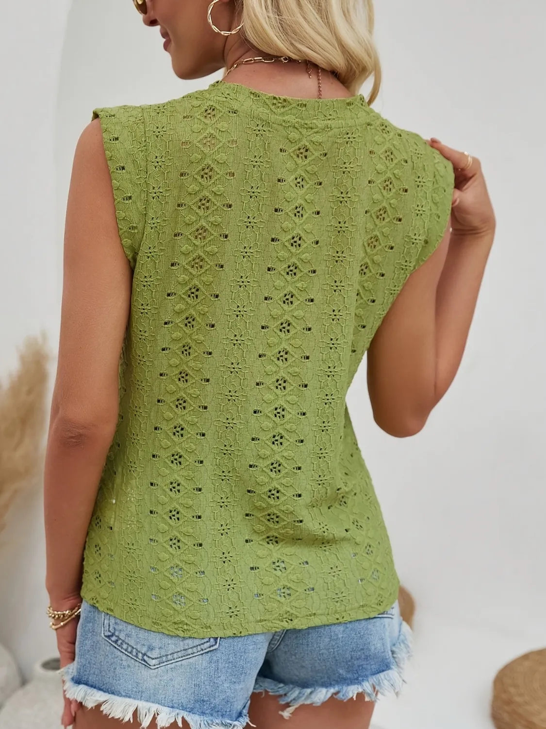Eyelet Round Neck Cap Sleeve Top – Trendsi | ClozArt