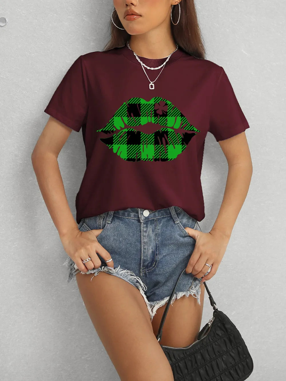 Plaid Lip Graphic Round Neck T-Shirt – Trendsi | ClozArt