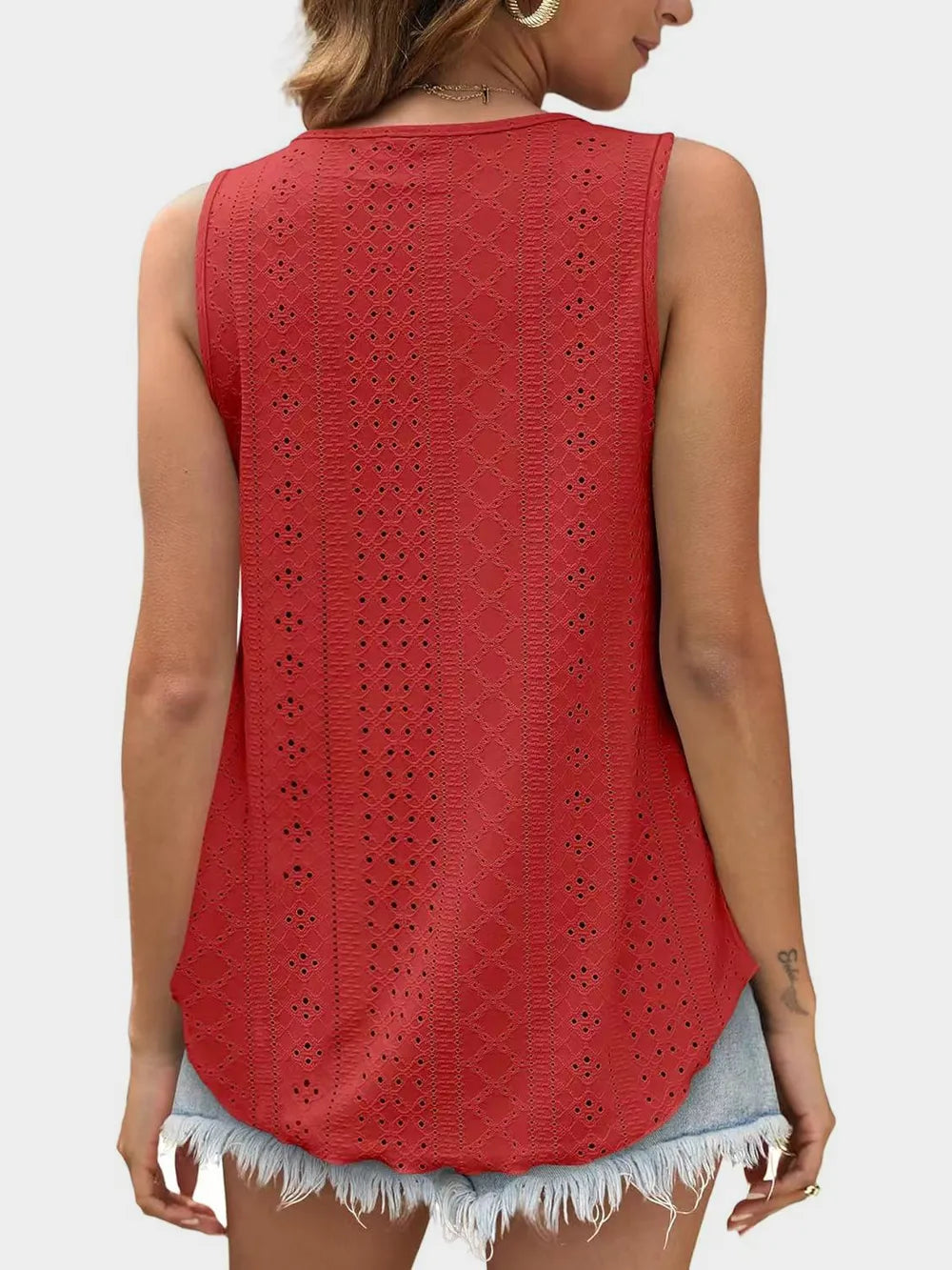 Florira Eyelet Round Neck Tank – Trendsi | ClozArt