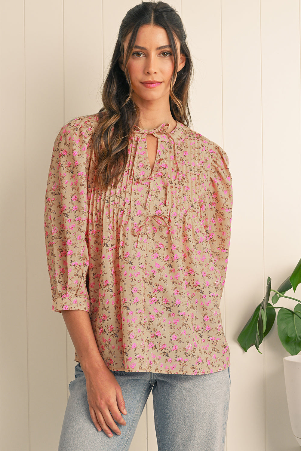 Light French Beige Ditsy Floral Print Bow Front Puff Sleeve Blouse – Shewin | ClozArt