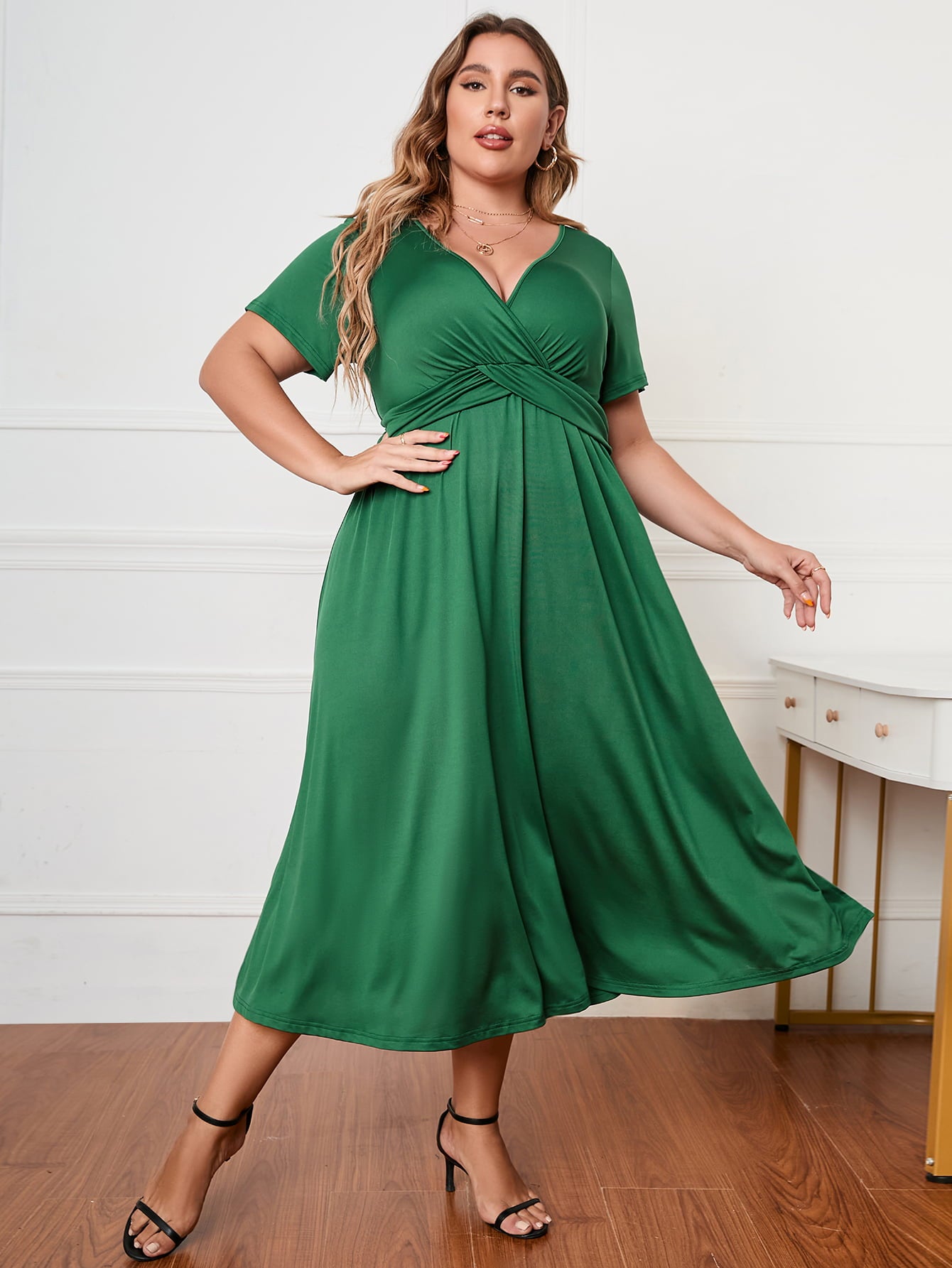 Honey Plus Size Short Sleeve Surplice Neck Midi Dress – Trendsi | ClozArt