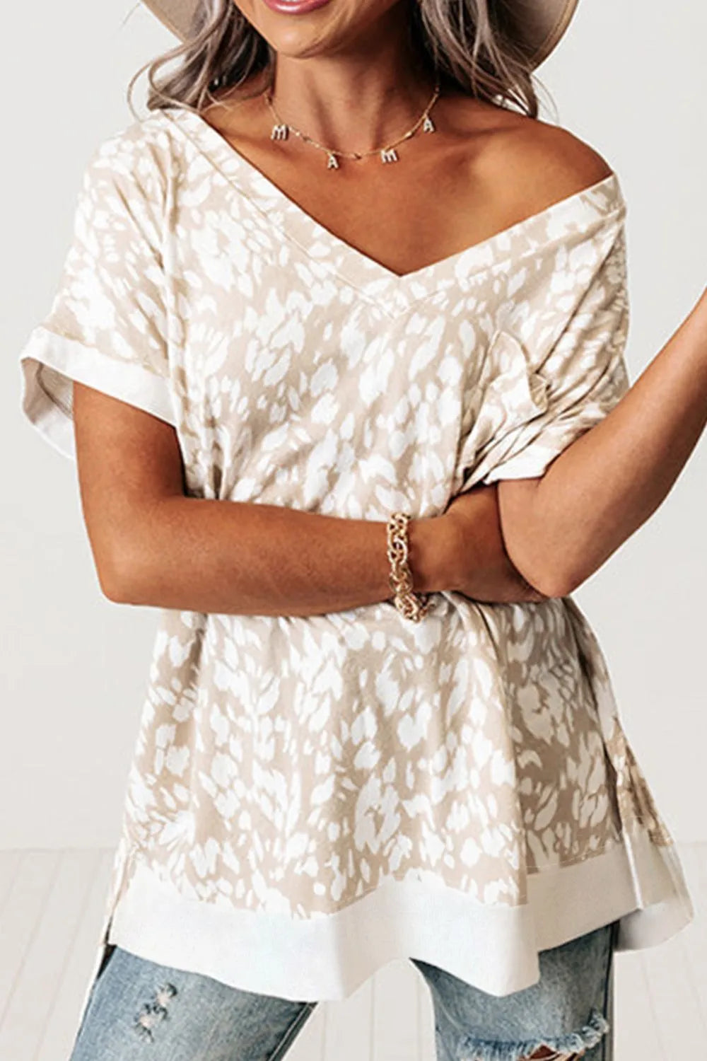 Leopard Print V Neck Side Slit Loose Fit T Shirt – Trendsi | ClozArt