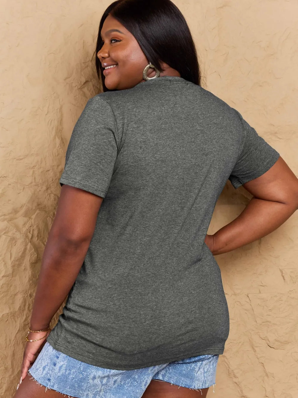 Full Size Round Neck Short Sleeve T-Shirt – Trendsi | ClozArt