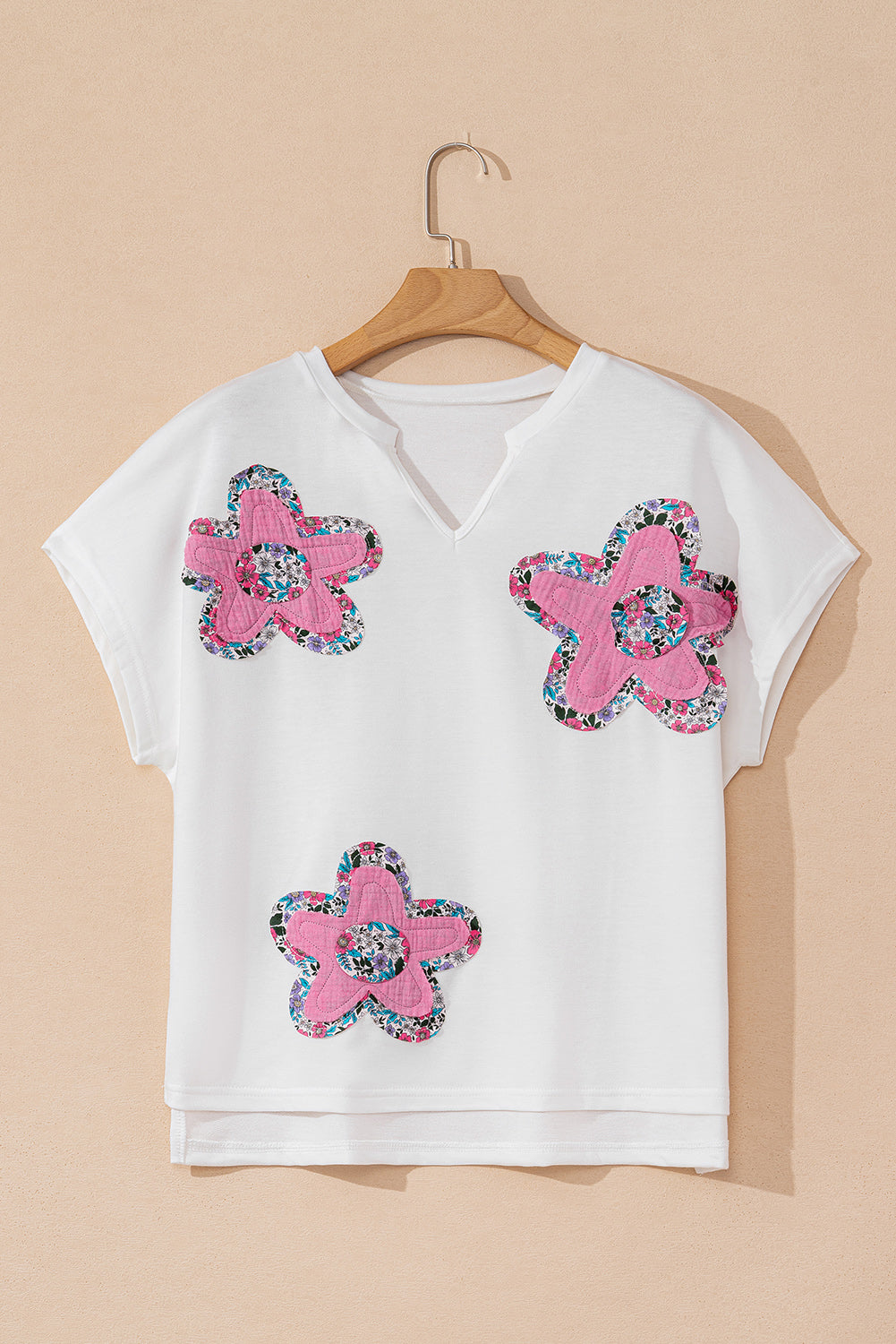 White Cute Floral Patch V-Neck Short Sleeve T-Shirt – Shewin | ClozArt