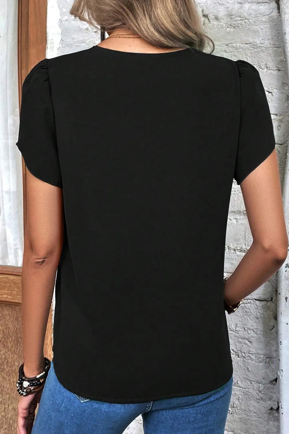 V-Neck Short Sleeve T-Shirt – Trendsi | ClozArt