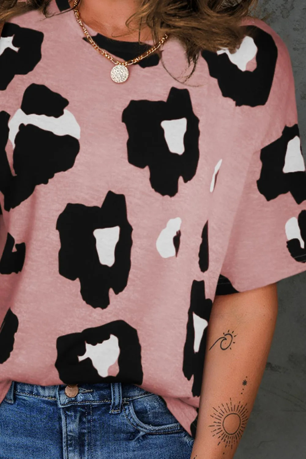 Leopard Round Neck Half Sleeve T-Shirt – Trendsi | ClozArt