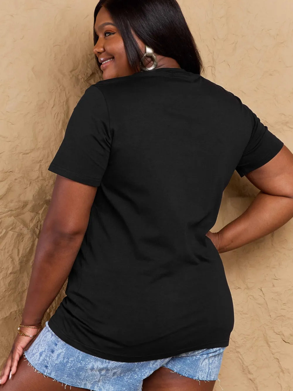 Full Size Round Neck Short Sleeve T-Shirt – Trendsi | ClozArt