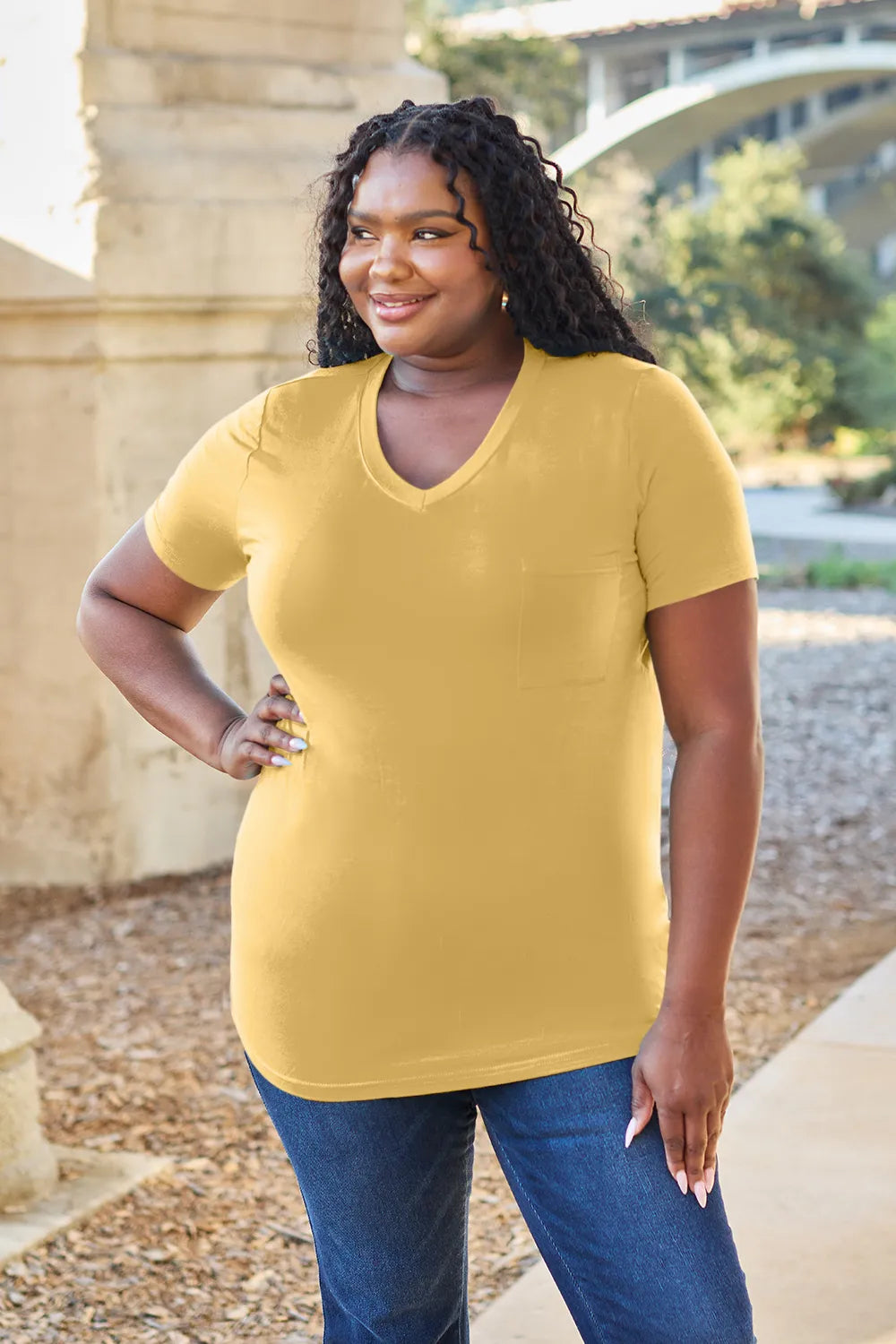Basic Bae Bamboo Full Size V-Neck Short Sleeve T-Shirt – Trendsi | ClozArt