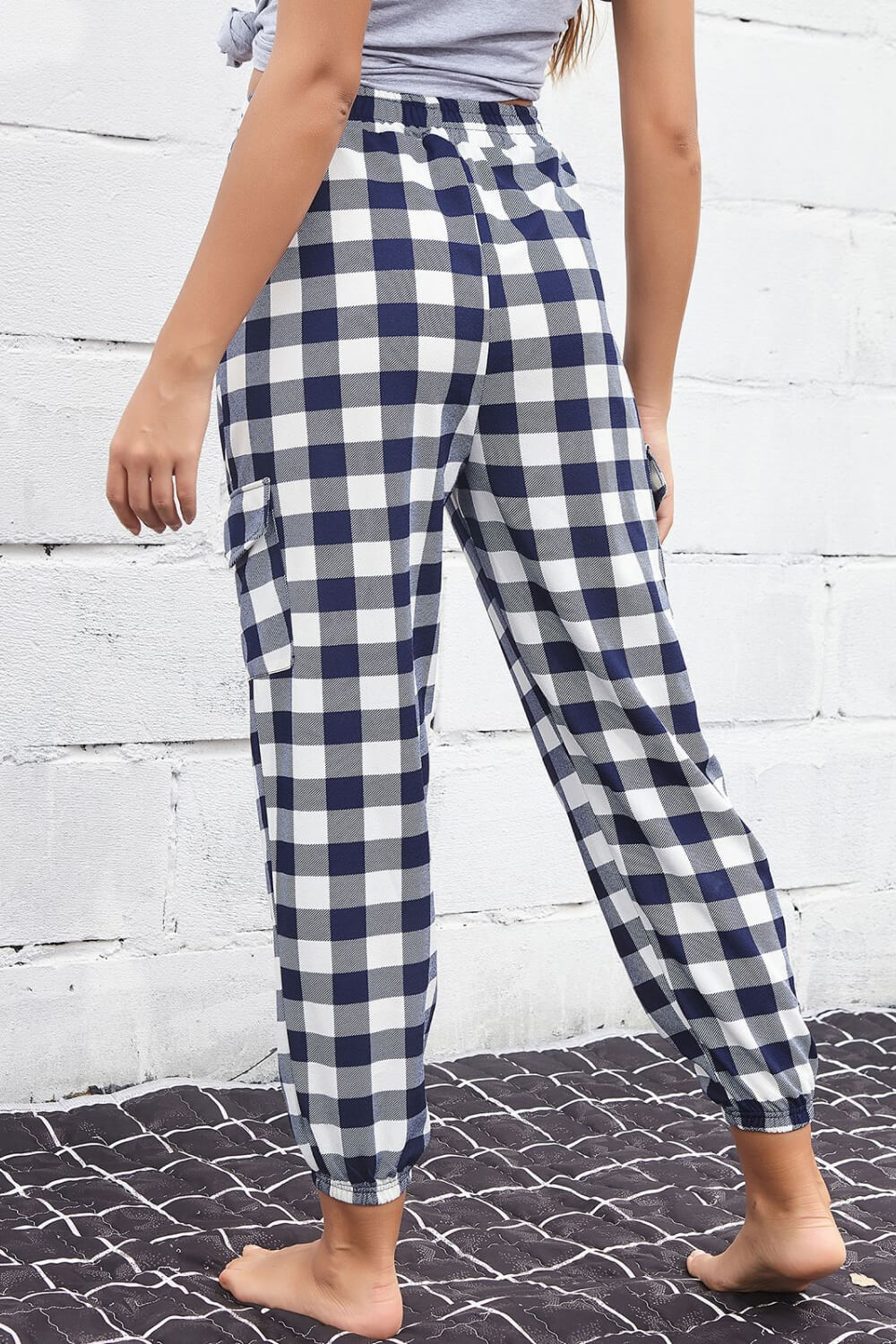 Perfee Plaid Elastic High Waist Cargo Pants – Trendsi | ClozArt
