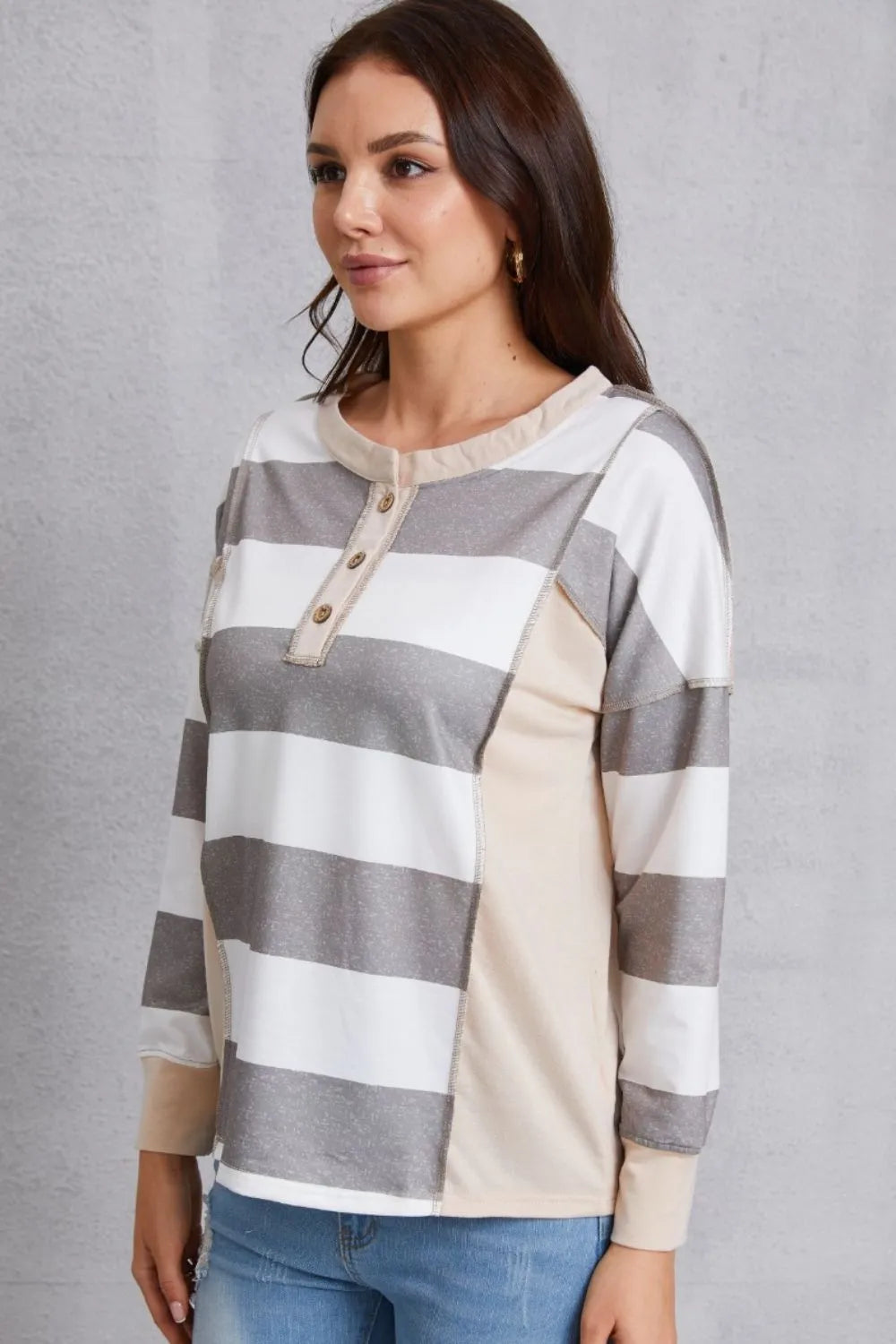 Striped Exposed Seam Buttoned T-Shirt – Trendsi | ClozArt