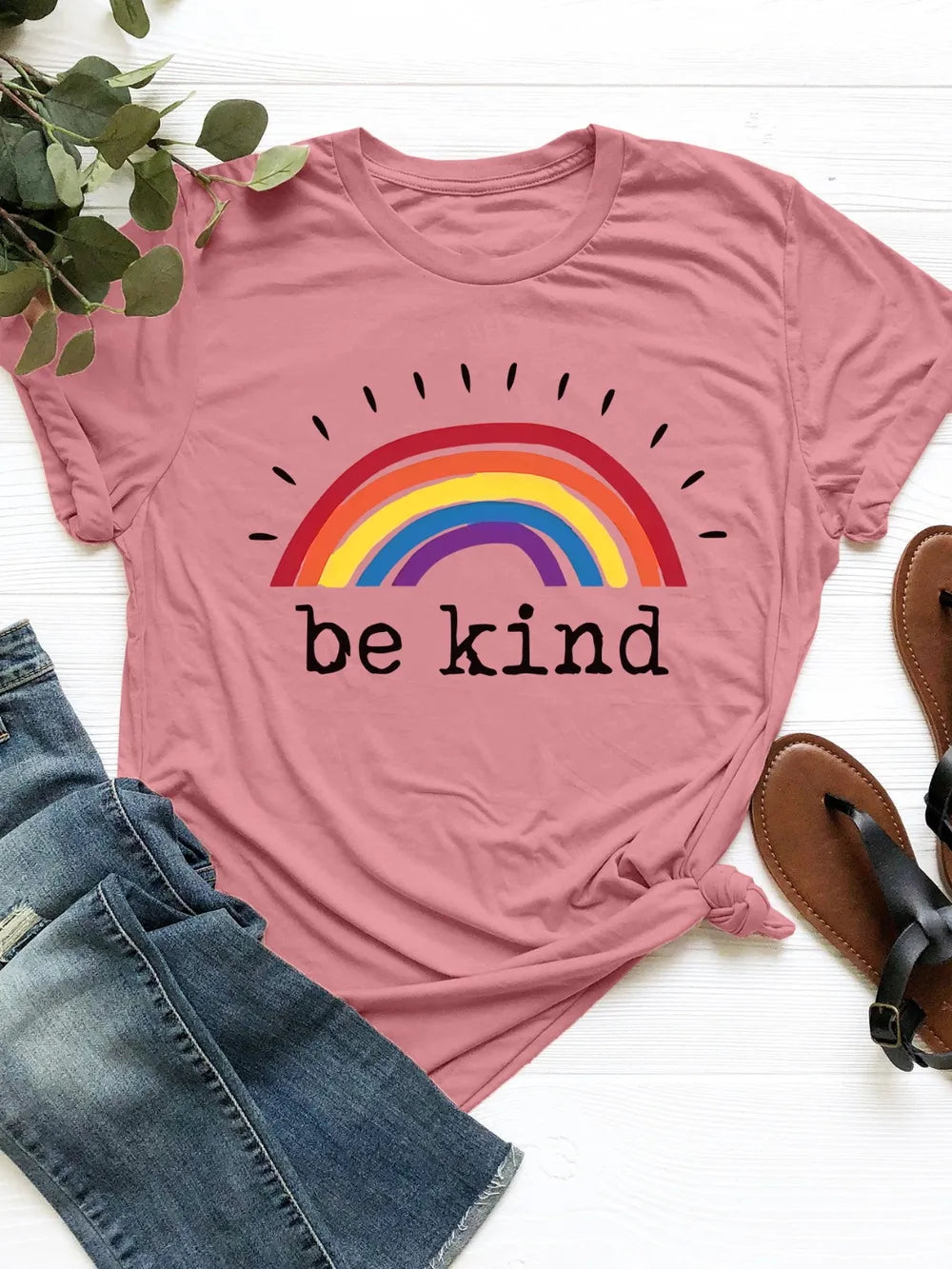 Graphic Round Neck Short Sleeve T-Shirt – Trendsi | ClozArt