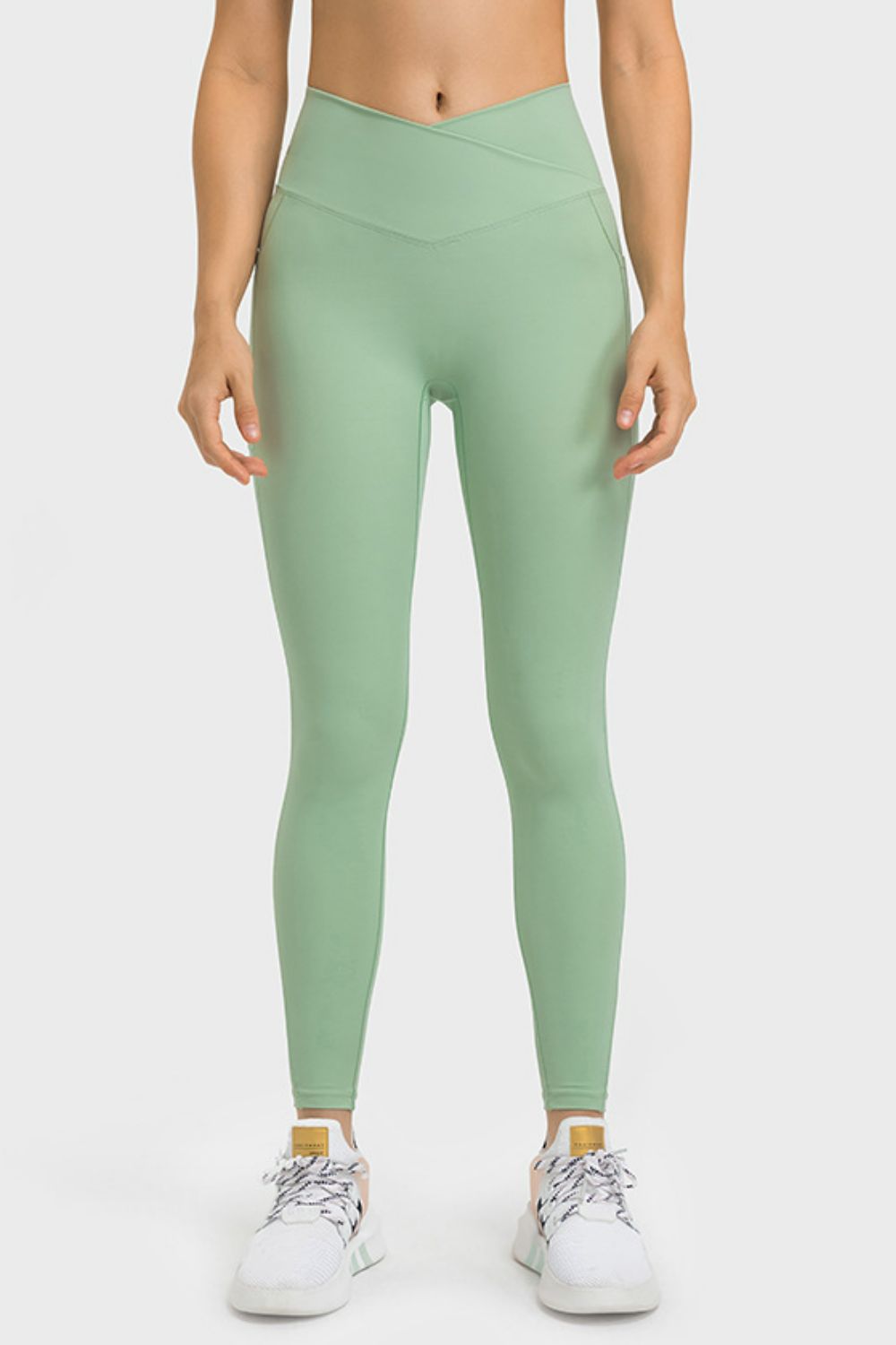 Millennia V-Waist Yoga Leggings with Pockets – Trendsi | ClozArt