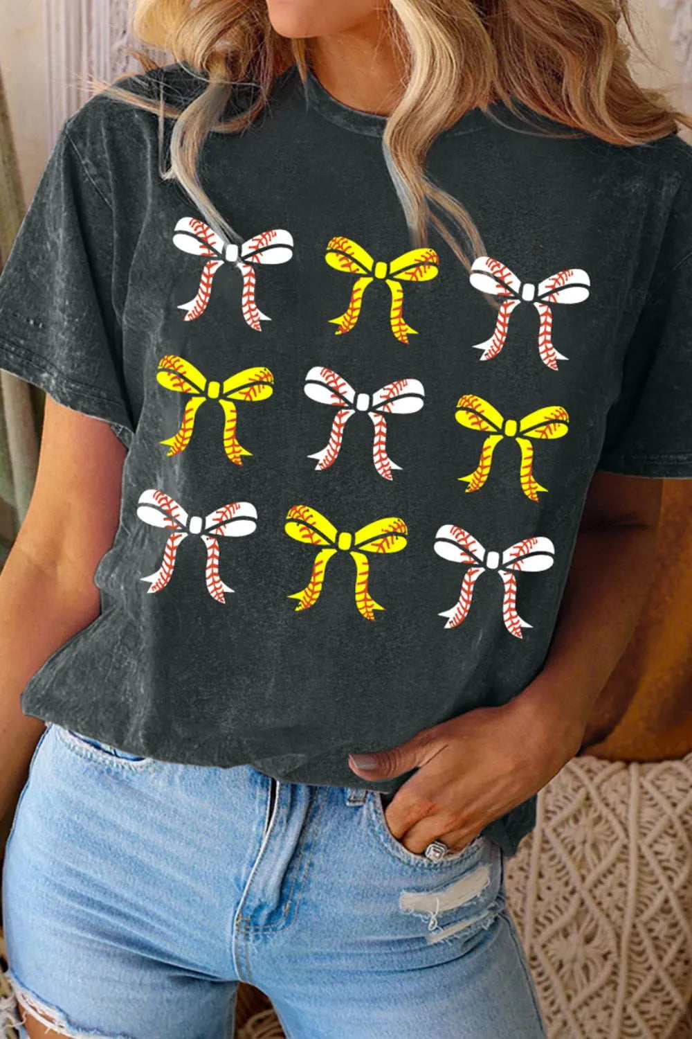 Bow Graphic Round Neck Short Sleeve T-Shirt – Trendsi | ClozArt