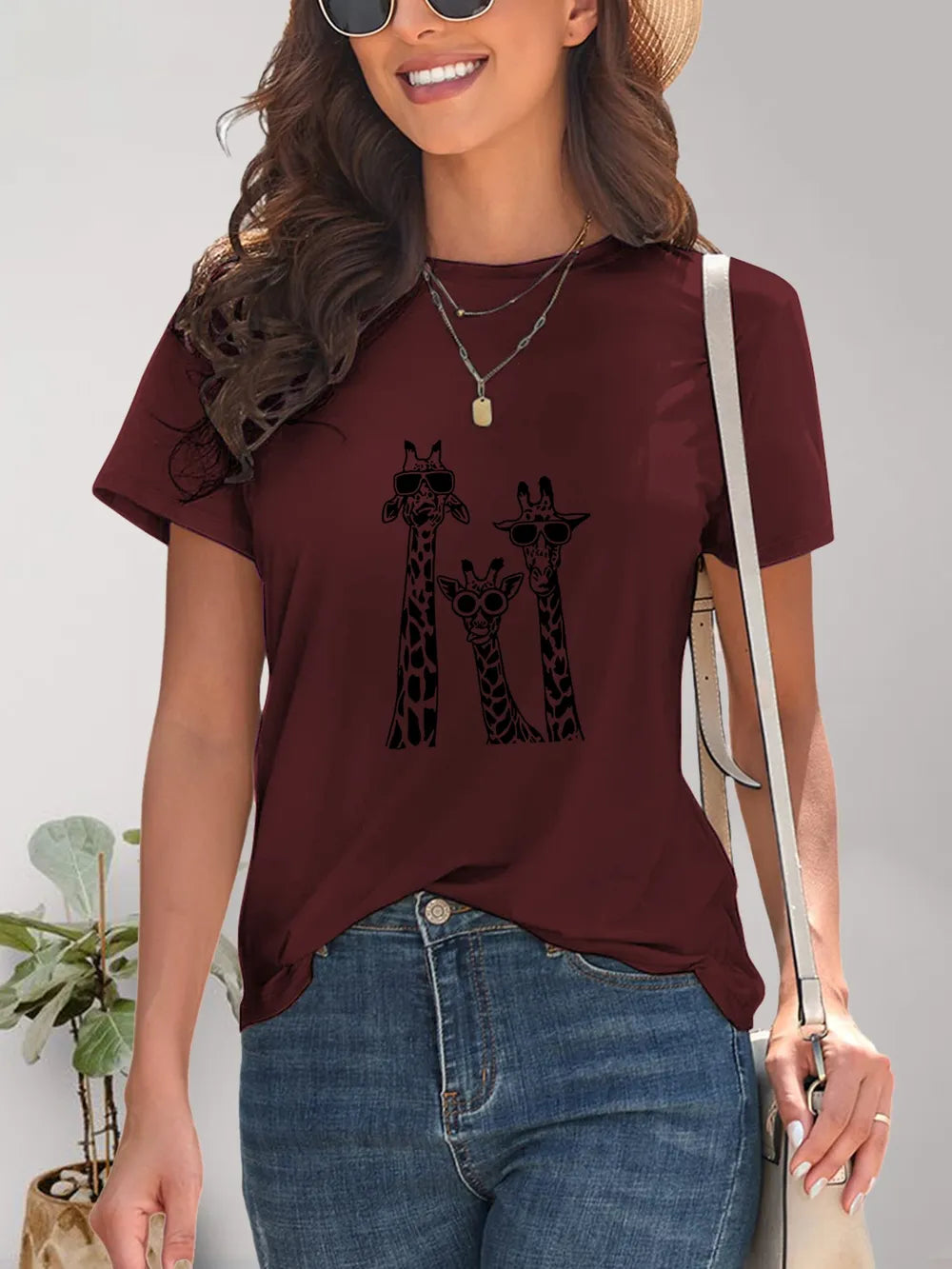 Giraffe Graphic Round Neck T-Shirt – Trendsi | ClozArt