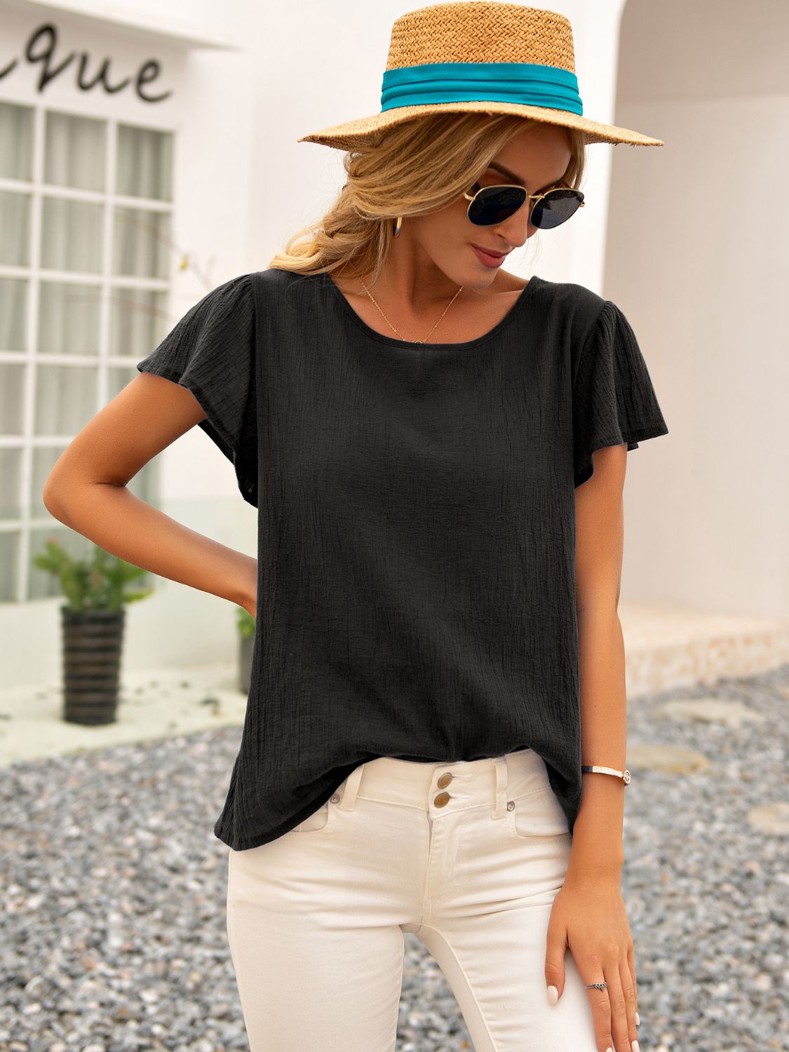 Ivy Lane Round Neck Cutout Tie Back Top – Trendsi | ClozArt