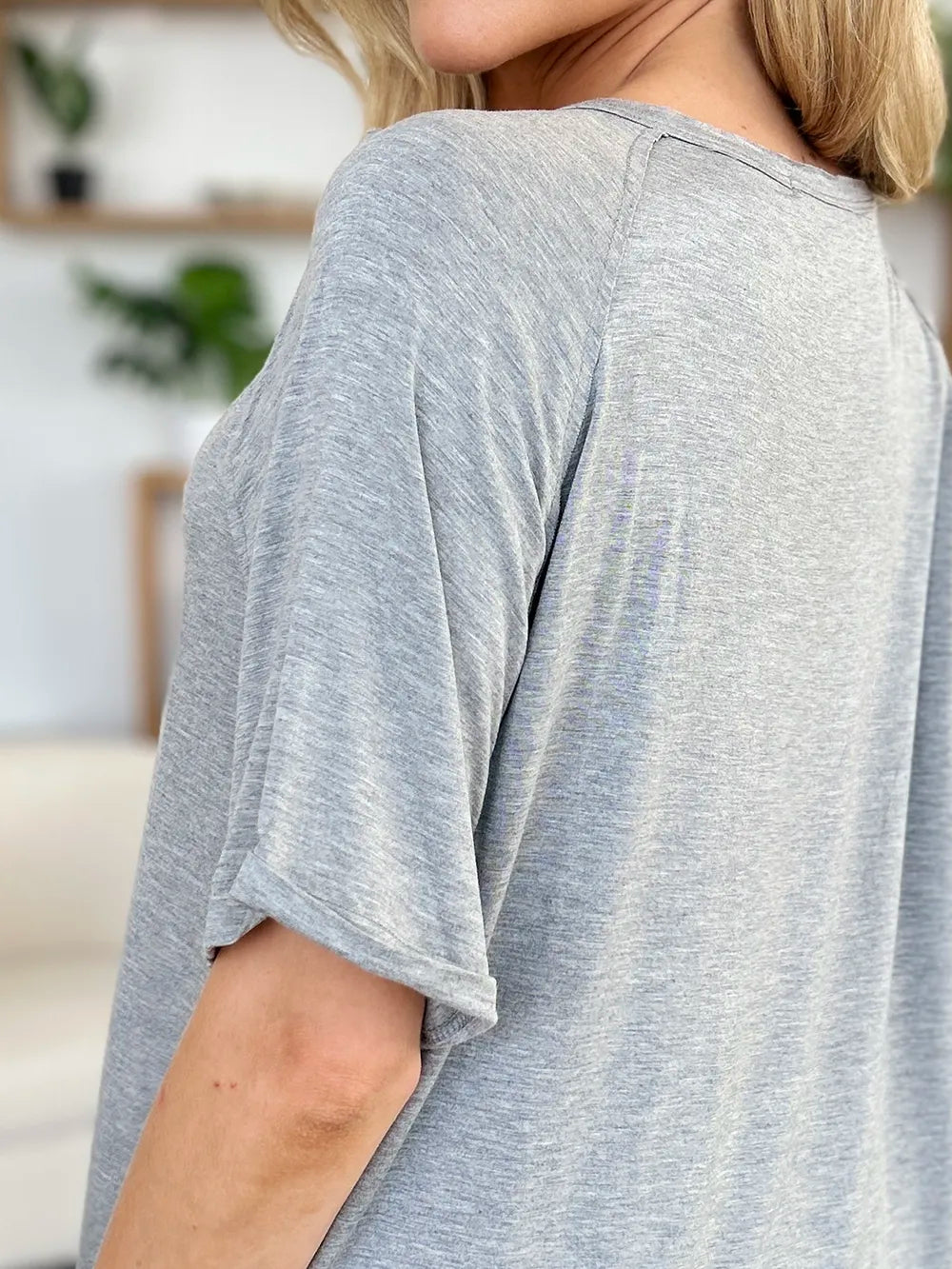 Basic Bae Full Size Bamboo Slit V-Neck Short Sleeve T-Shirt – Trendsi | ClozArt