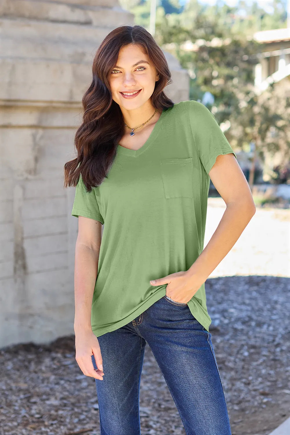 Basic Bae Bamboo Full Size V-Neck Short Sleeve T-Shirt – Trendsi | ClozArt
