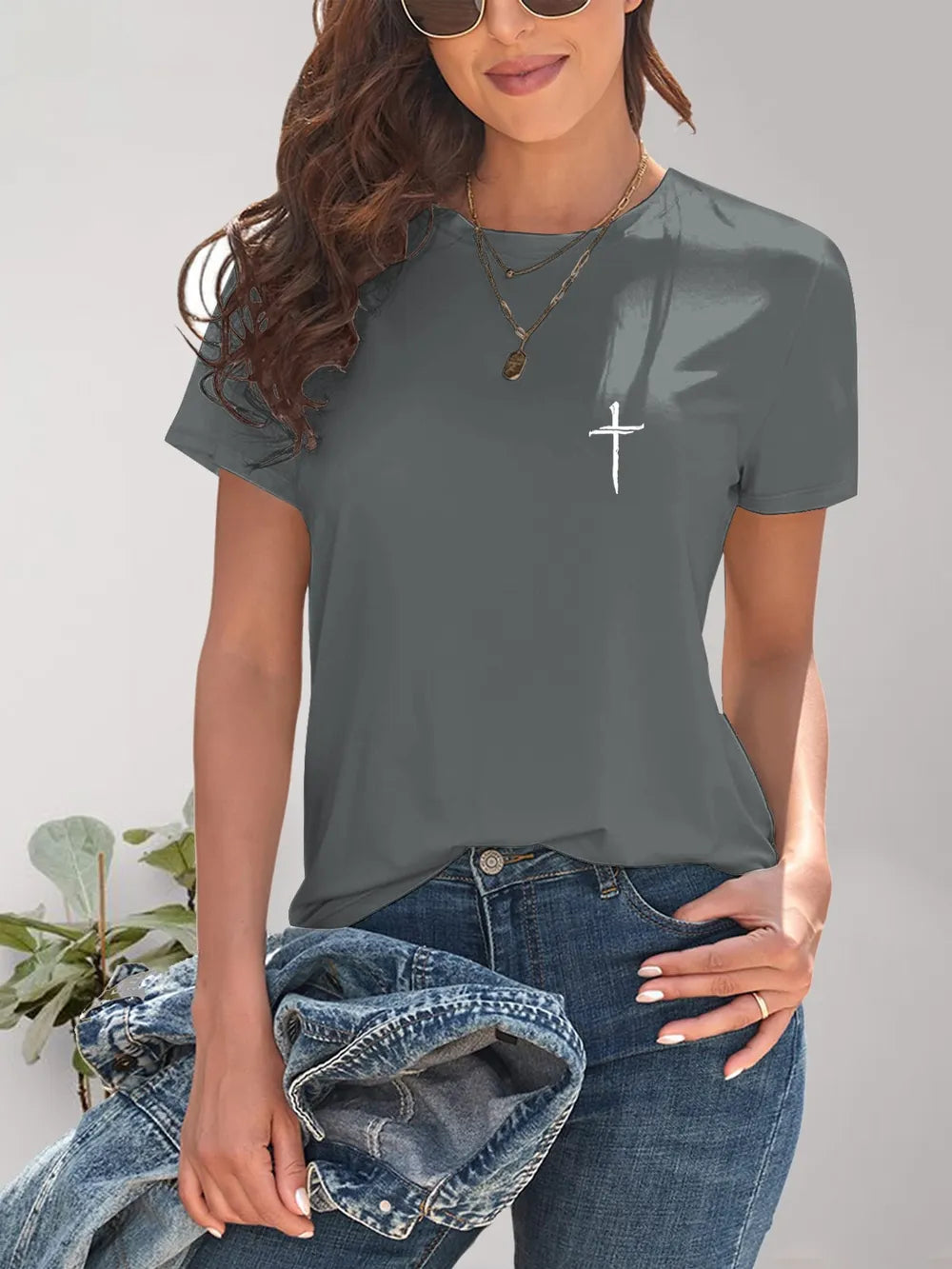 Cross Graphic Round Neck T-Shirt – Trendsi | ClozArt