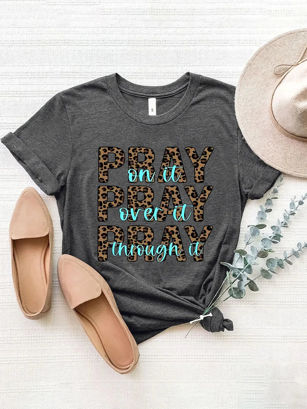 Letter Graphic Round Neck Short Sleeve T-Shirt – Trendsi | ClozArt