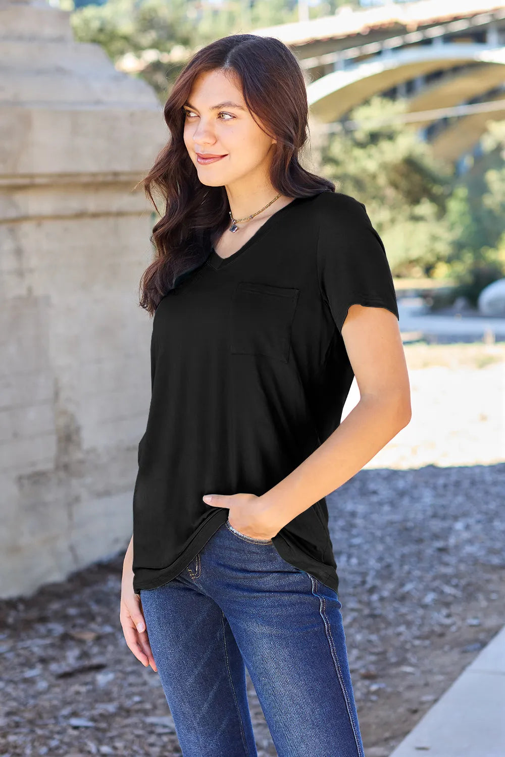 Basic Bae Bamboo Full Size V-Neck Short Sleeve T-Shirt – Trendsi | ClozArt
